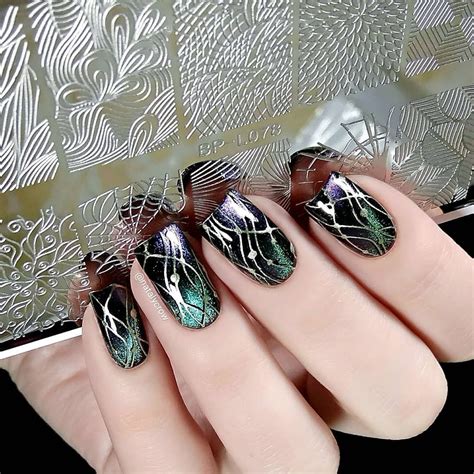 Peacock Holographic Magnetic Nail Polish with simple stamping design~~ | Летние ногти на пальцах ...