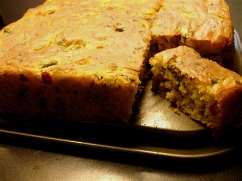 libyan food: Libyan Herb Bread - Khubzah bil A3shab خبزة بالأعشاب