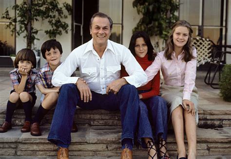 Tony Curtis Tony Curtis *03.06.1925 Actor USA Curtis with his children ...