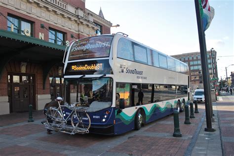 Sound Transit begins double-decker bus service in Snohomish County