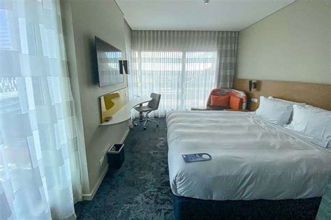 Holiday Inn Express Adelaide Review