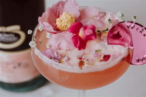 Sparkling Rose Cocktail from HOORAY - they say it tastes as good as it ...