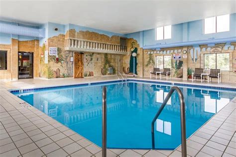 Hotels in Wisconsin Dells with Indoor Pool - Heated, Enclosed