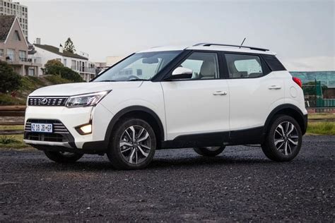 Mahindra XUV300 1.5TD W8 (2019) Review