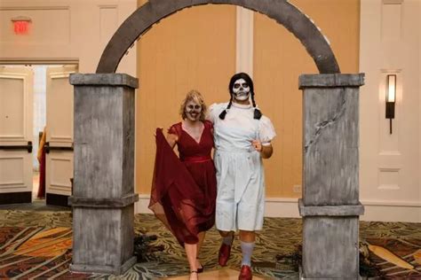 Couple have Halloween-themed wedding dressed as Frankenstein’s monster ...