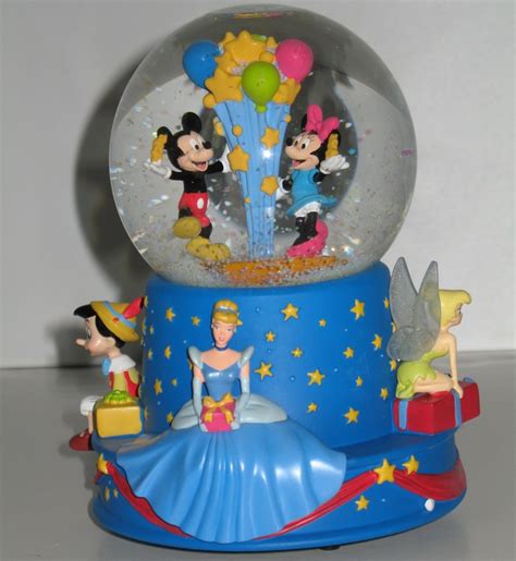 Best 346 Disney snowglobes ideas on Pinterest | Disney snowglobes, Snow globes and Water balloons