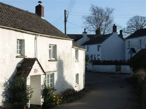 Bratton Clovelly © Derek Harper cc-by-sa/2.0 :: Geograph Britain and ...