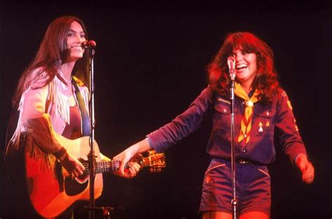 Emmylou Harris & Linda Ronstadt, 1977, Photographed by Henry Diltz | Linda ronstadt, Emmylou ...