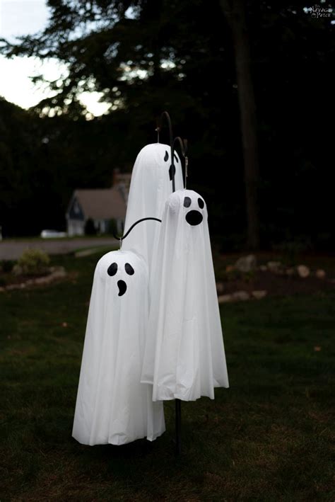 Easy Lighted Hanging Ghosts (A Dollar Store DIY) - The Navage Patch