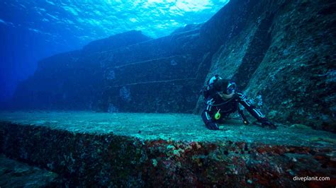 Yonaguni Monument dive site, Yonaguni, Japan