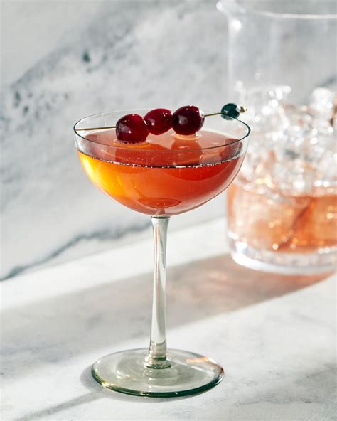 11 Signature Party Drink Ideas For Serious Cocktailers | Dinner party ...