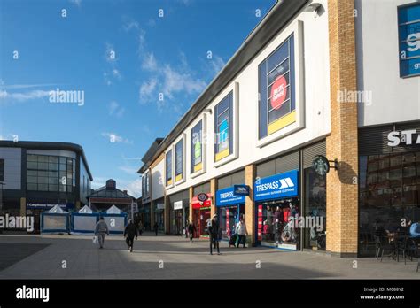 Farnborough Town Centre High Resolution Stock Photography and Images ...