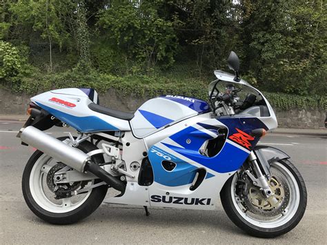 Suzuki GSXR 750 1998 – All Bikes MOT