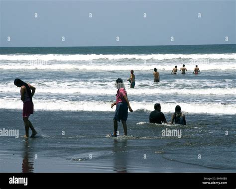 El Salvador. El Cuco beach Stock Photo - Alamy