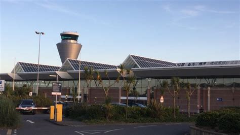 1.7m passengers fly through Jersey Airport - BBC News