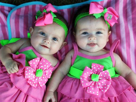 25 Most Beautiful & Cute Twins Baby Pictures