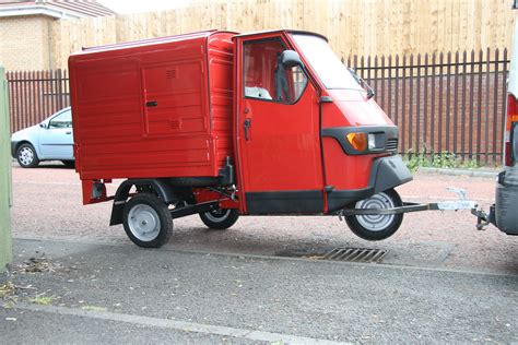 Red Piaggio Ape 50 On Tow | Towing the Piaggio ape 50 could … | Flickr