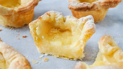 Easy CUSTARD TARTS with puff pastry! - YouTube