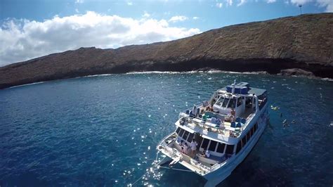 Molokini Snorkeling | Aerial Footage - YouTube