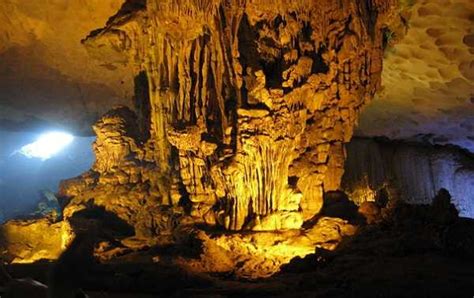 9 Beautiful Caves in Halong Bay Every Traveller Must Visit