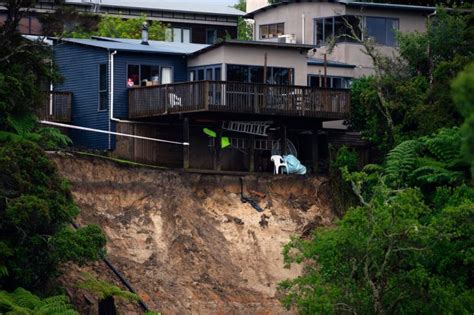 Three dead after torrential rain, flash floods inundate Auckland | Climate News | Al Jazeera