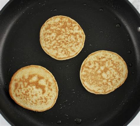 Banana Oat Flour Pancakes – Nutritious Deliciousness