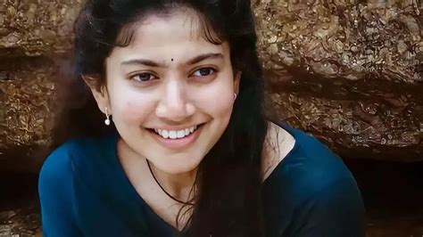 Sai Pallavi secretly watches her movie 'Shyam Singha Roy' in theatre wearing burqa | Telugu ...