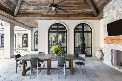 Mediterranean style Texan home with light-flooded interiors