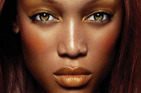 Tyra Banks Eyes: Is Green Her Real Eye Color? 15,000 Ask Google