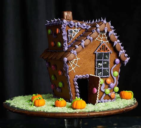 Gingerbread haunted house | Rezept | Halloween rezepte, Lebkuchenhaus, Herbst halloween