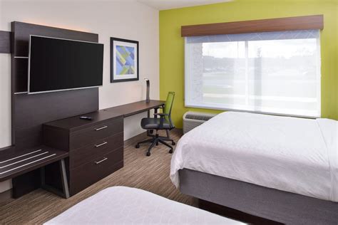 Holiday Inn Express & Suites Mall of America - MSP Airport, an IHG ...