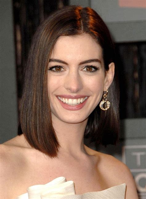 Anne Hathaway Haircut - 35 Anne Hathaway's Stylish Hair Looks - Haircuts & Hairstyles 2021