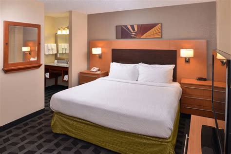 Extended Stay Hotel In Warren, Michigan | TownePlace Suites