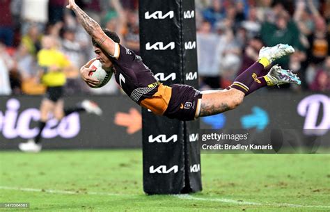 Reece Walsh of the Broncos scores a try during the round 2 NRL match... News Photo - Getty Images