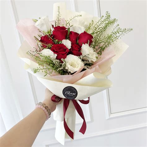 Fancy Bouquet 27 Flower Bouquet - Bloom.com.my's Flower on ...