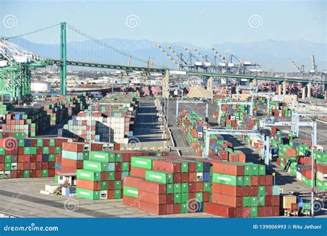 Port of San Pedro in Los Angeles, California Editorial Stock Photo - Image of thomas, island ...