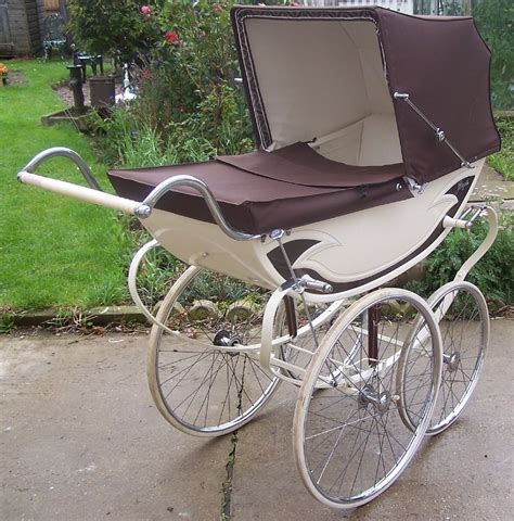 VINTAGE COACHBUILT/CARRIAGE PRAM.ROYALE | Vintage pram, Baby buggy, Baby carriage