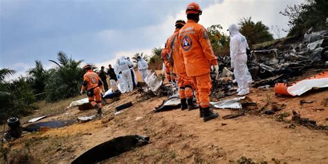 14 killed in central Colombia plane crash