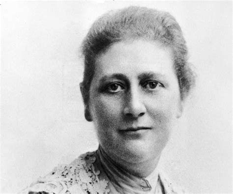 Beatrix Potter Biography - Childhood, Life Achievements & Timeline