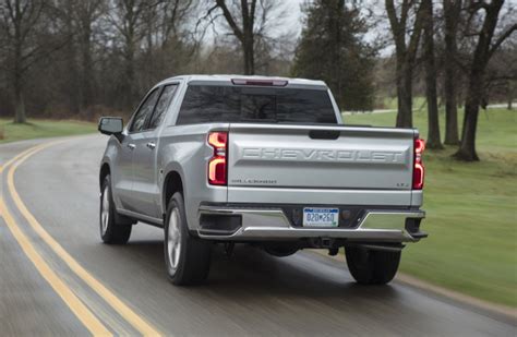 Chevy Silverado mpg: Turbo-4 lower than V-8 in gas mileage test