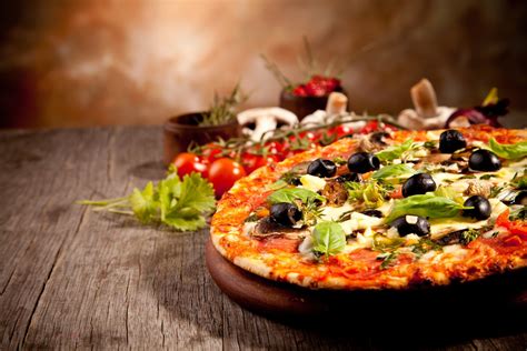 Gourmet Pizza Delight in 4K Ultra HD