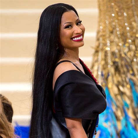 Nicki Minaj Offers to Pay Fans' College Tuition, Student Loans