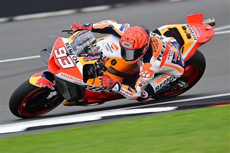 Marc Marquez reveals “intention” to stay with Honda for 2024 MotoGP season