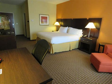 Holiday Inn Express Hotel & Suites Bartlesville in Bartlesville (OK) - Room Deals, Photos & Reviews