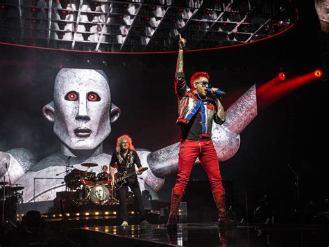 Concert Review: Las Vegas Review Journal "Rock Greats Queen Hit Their ...