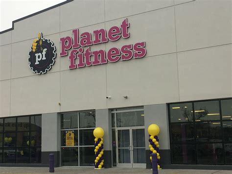 Second Planet Fitness in Danbury celebrates grand opening