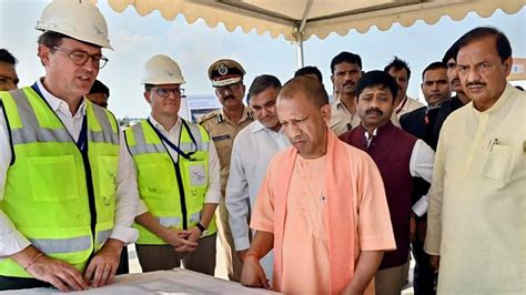 Uttar Pradesh CM Yogi Adityanath visits Jewar airport site - Hindustan ...