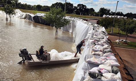 DIY Levees Turn Homes into Islands | Designs & Ideas on Dornob