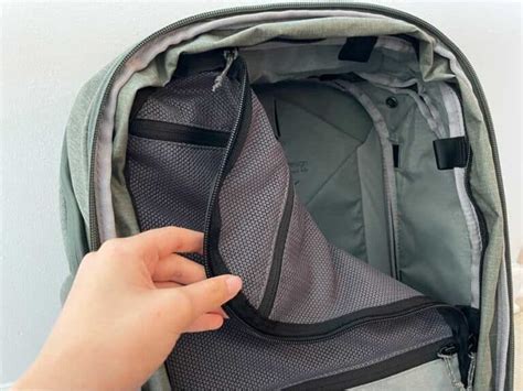 Peak Design Travel Backpack Review - Is The Bag Worth It?