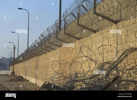 East jerusalem wall hi-res stock photography and images - Alamy